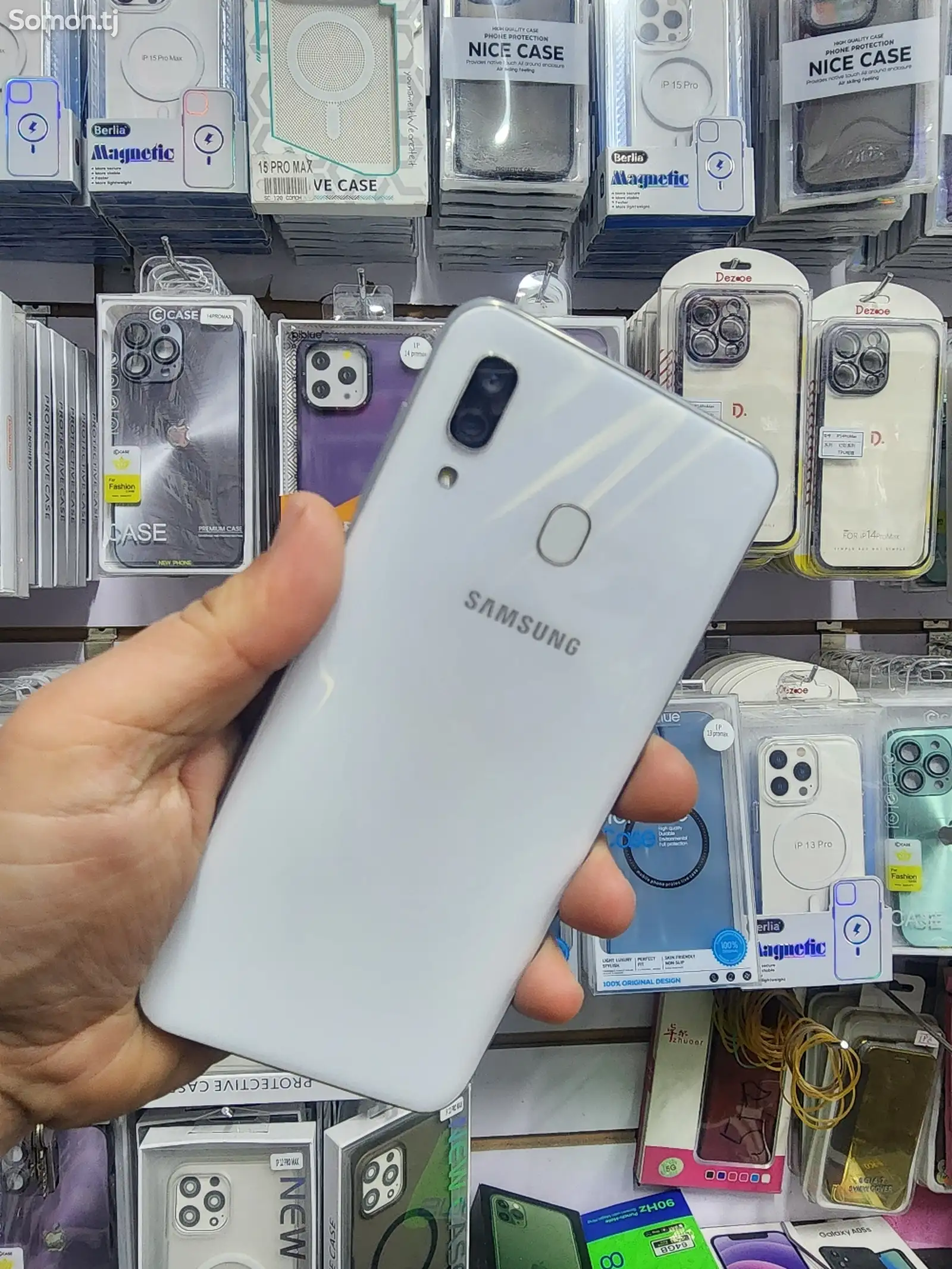 Samsung Galaxi A20-1