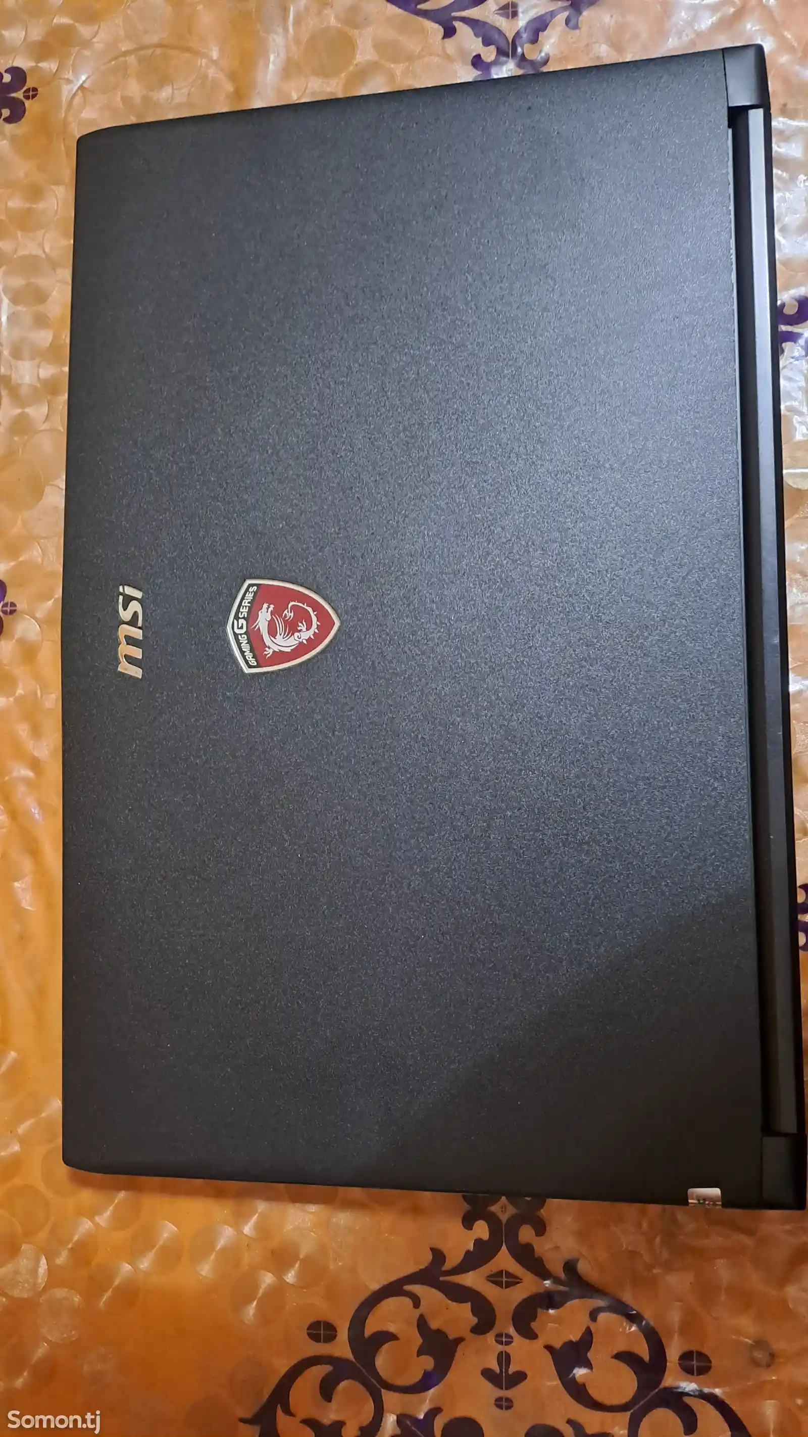 Ноутбук MSI-3