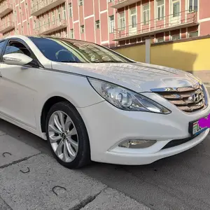 Hyundai Sonata, 2010