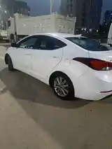 Hyundai Elantra, 2016-5