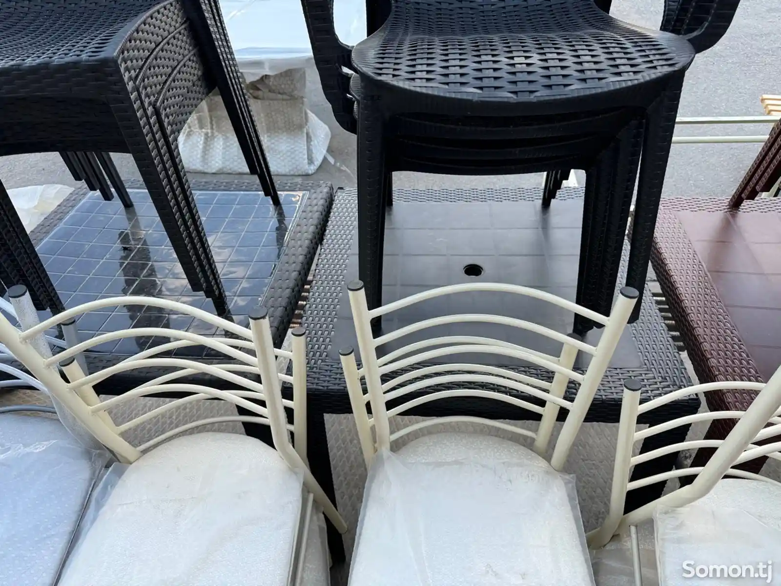 Столы и стулья для кафе-9