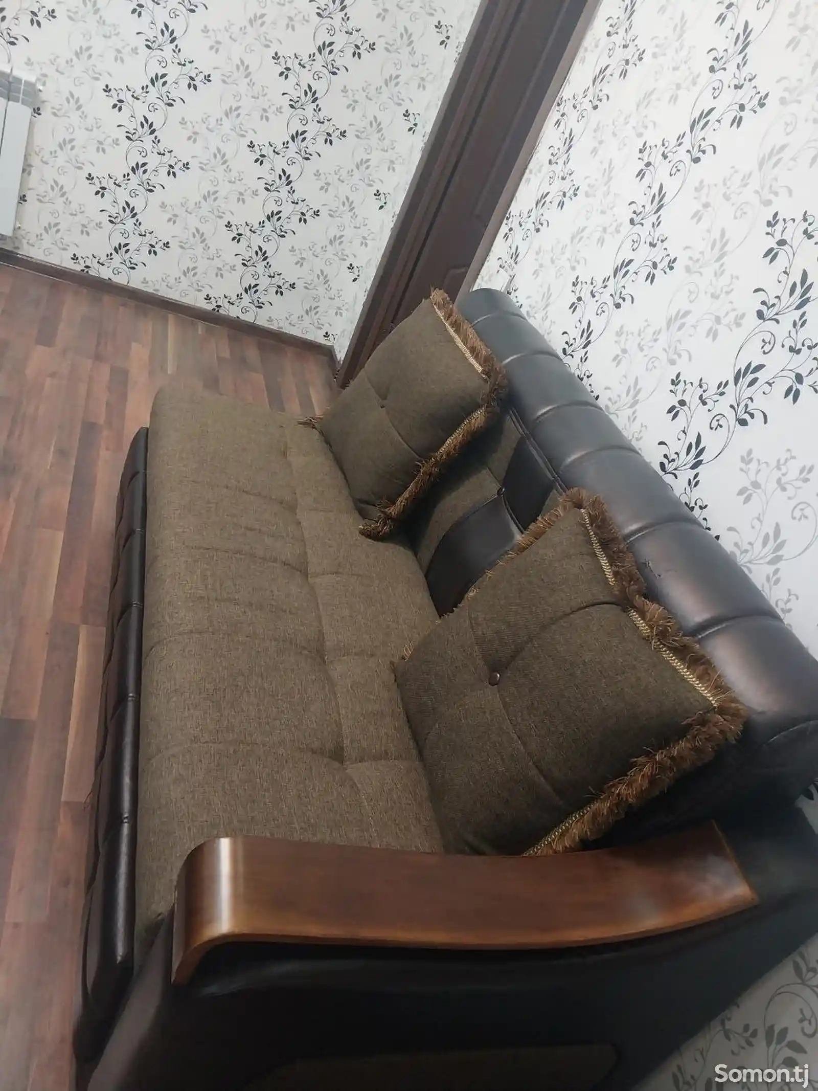 Уголовой диван с креслами-8