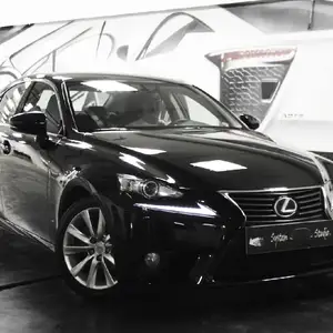 Lexus IS series, 2016