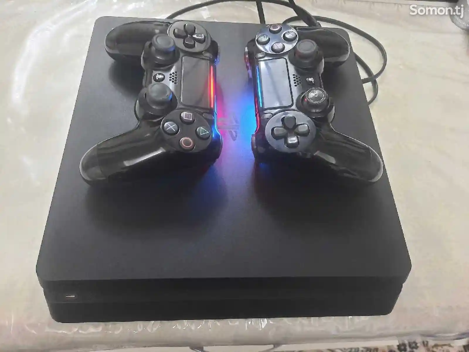 Игровая приставка Sony Playstation 4slim-1