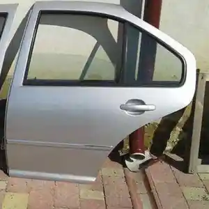 Задняя дверь от Volkswagen bora 1998 2005
