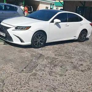 Lexus ES series, 2015