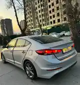 Hyundai Elantra, 2017-5