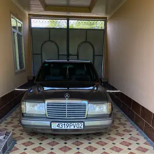 Mercedes-Benz W124, 1991