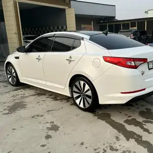 Kia K5, 2011