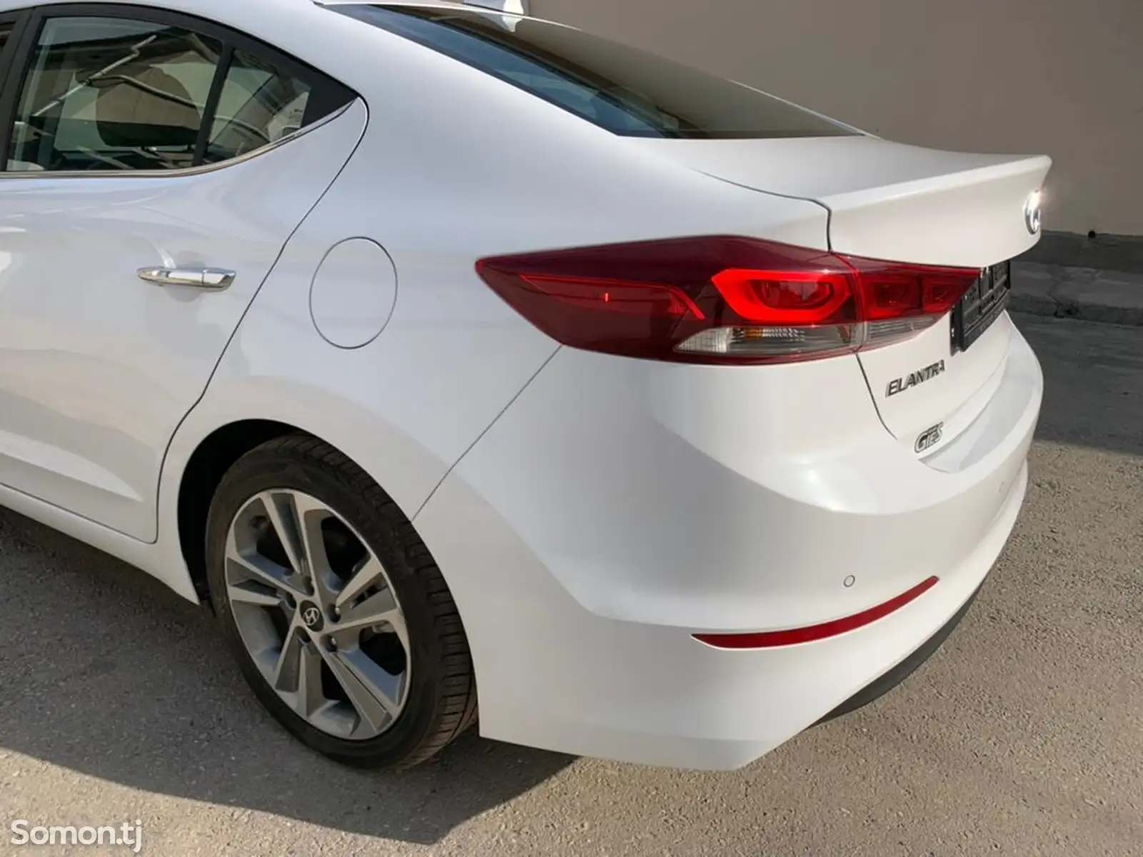 Hyundai Elantra, 2017-1