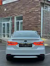 Toyota Camry, 2017-4