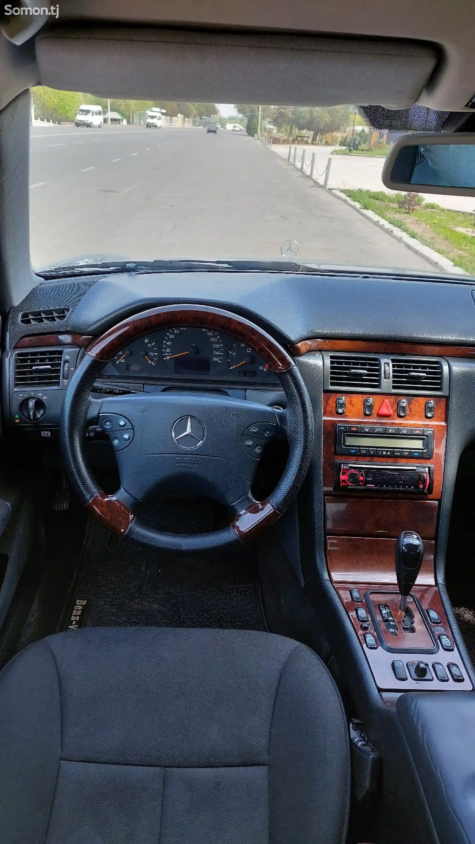 Mercedes-Benz E class, 2000-6