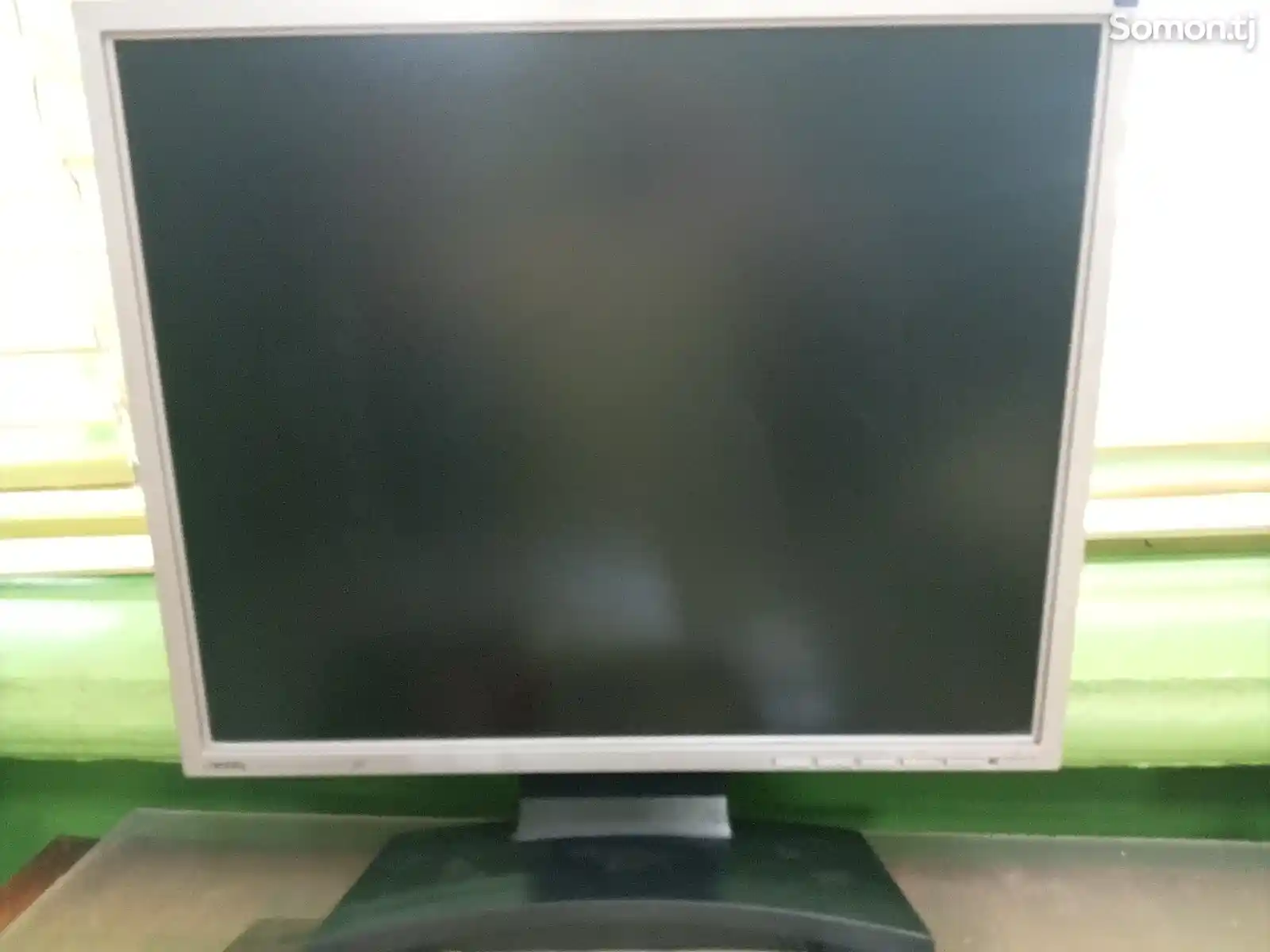 Монитор фирмы Benq-6