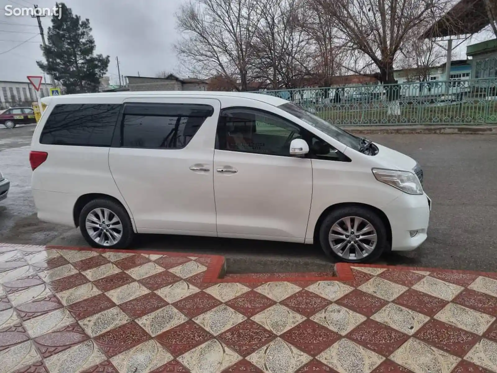 Toyota Alphard, 2009-7