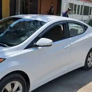 Hyundai Elantra, 2011