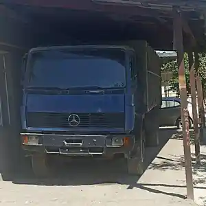 Бортовой грузовик Mercedes Benz 1317 , 1993