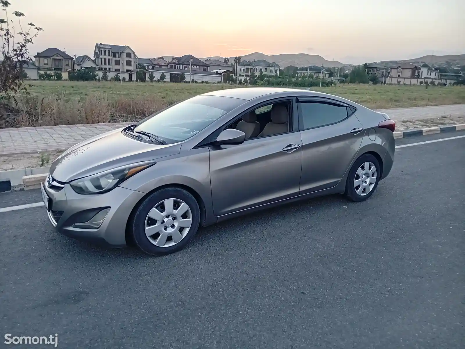 Hyundai Elantra, 2016-5