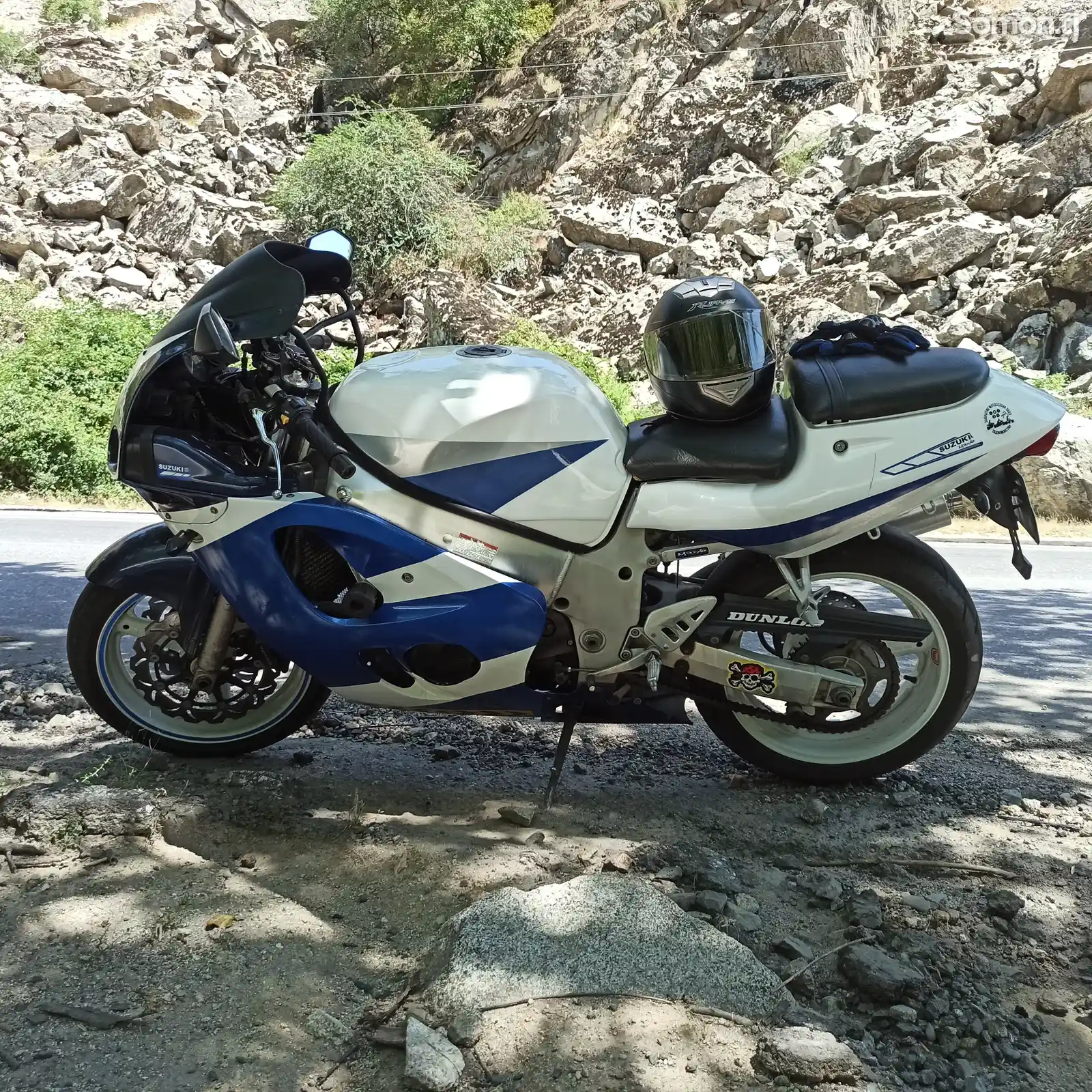 Мотоцикл Suzuki GSX 600r-1