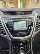 Hyundai Elantra, 2015-9