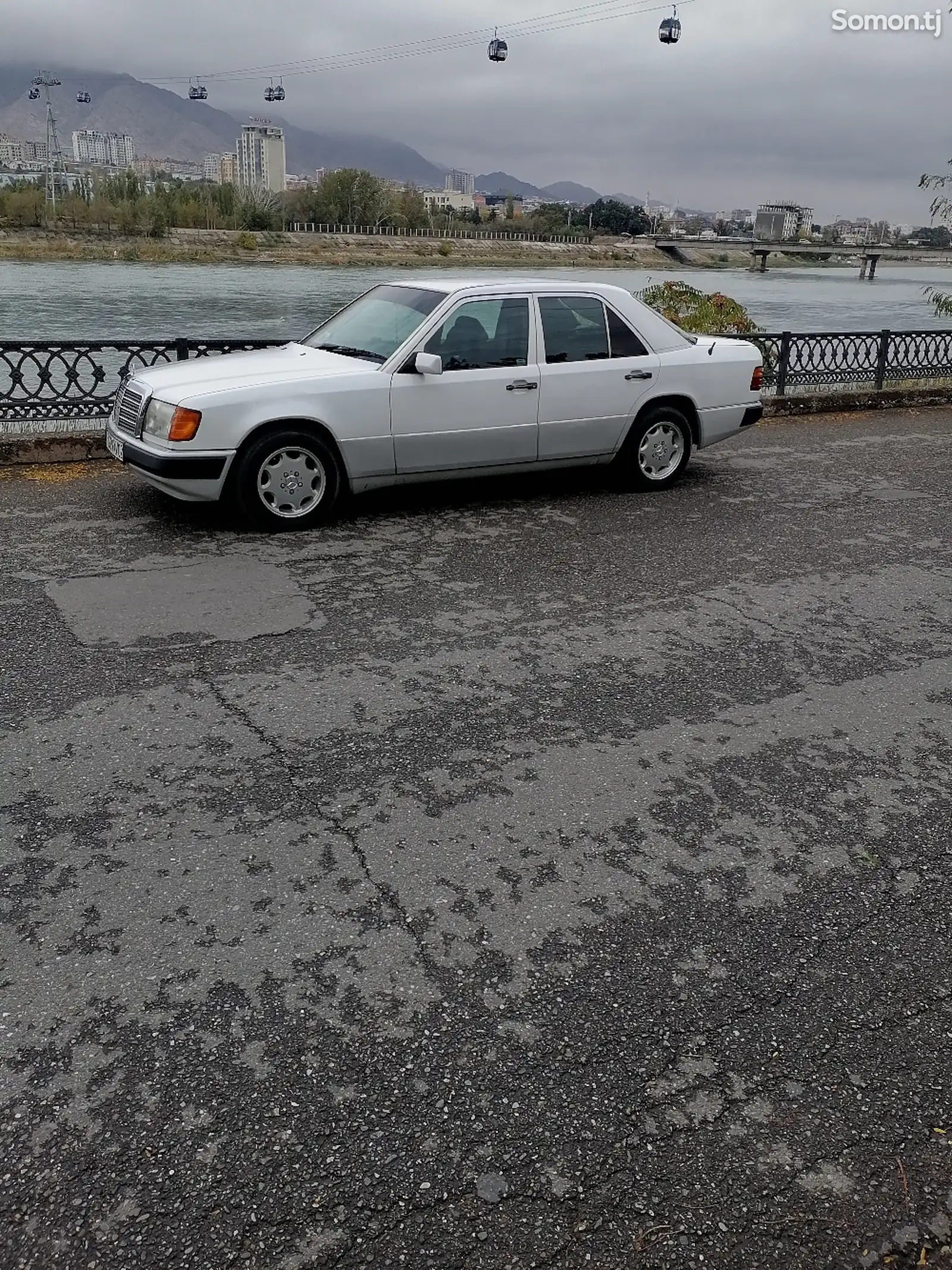 Mercedes-Benz W124, 1993-8