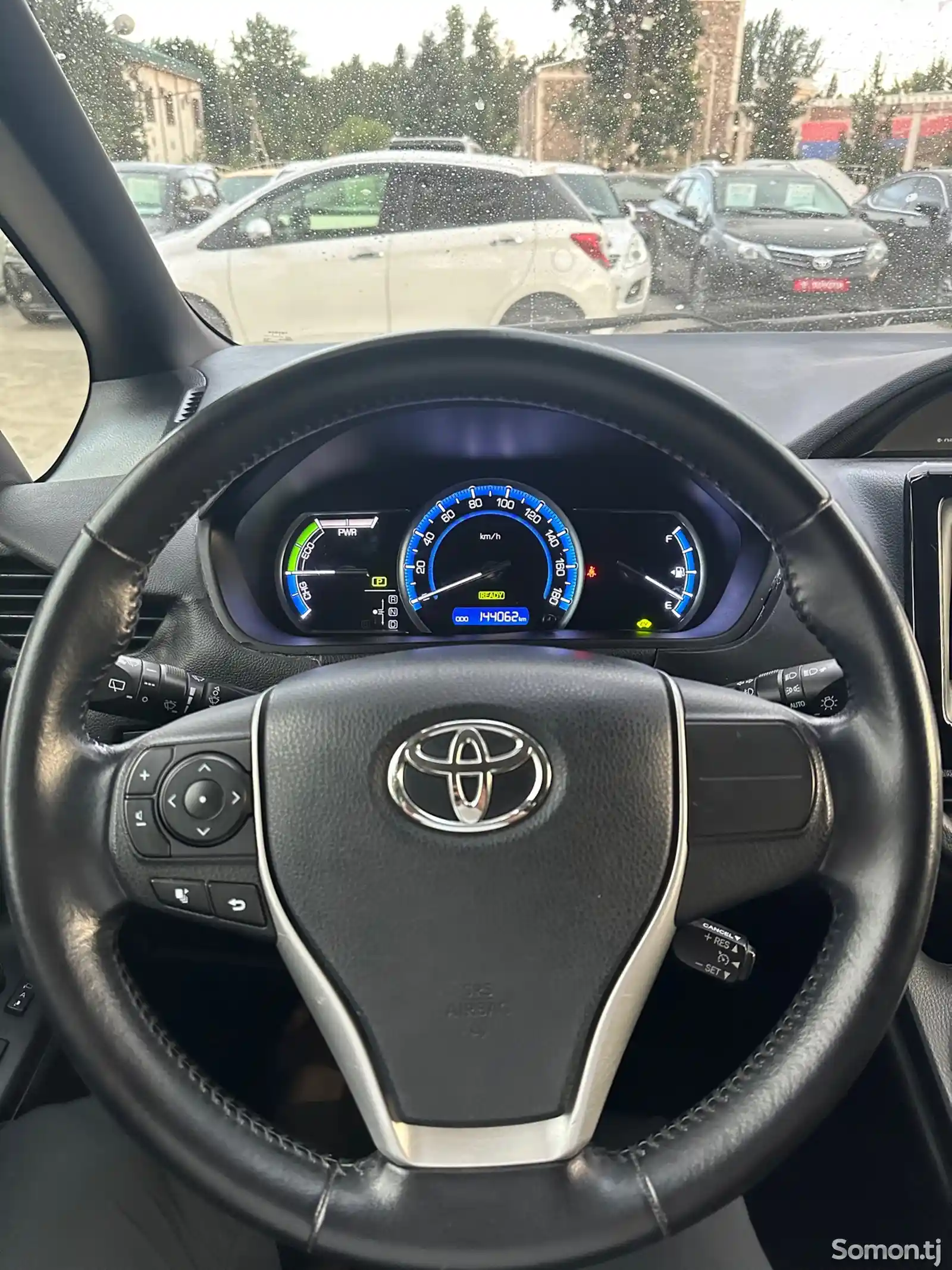 Toyota Voxy, 2015-13