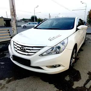 Hyundai Sonata, 2011