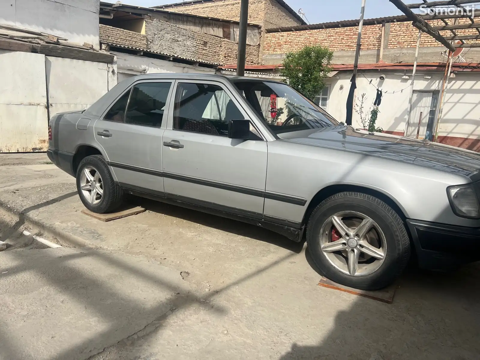 Mercedes-Benz W124, 1987-1