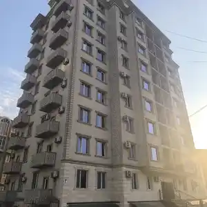 3-комн. квартира, 1 этаж, 68 м², 19мкр