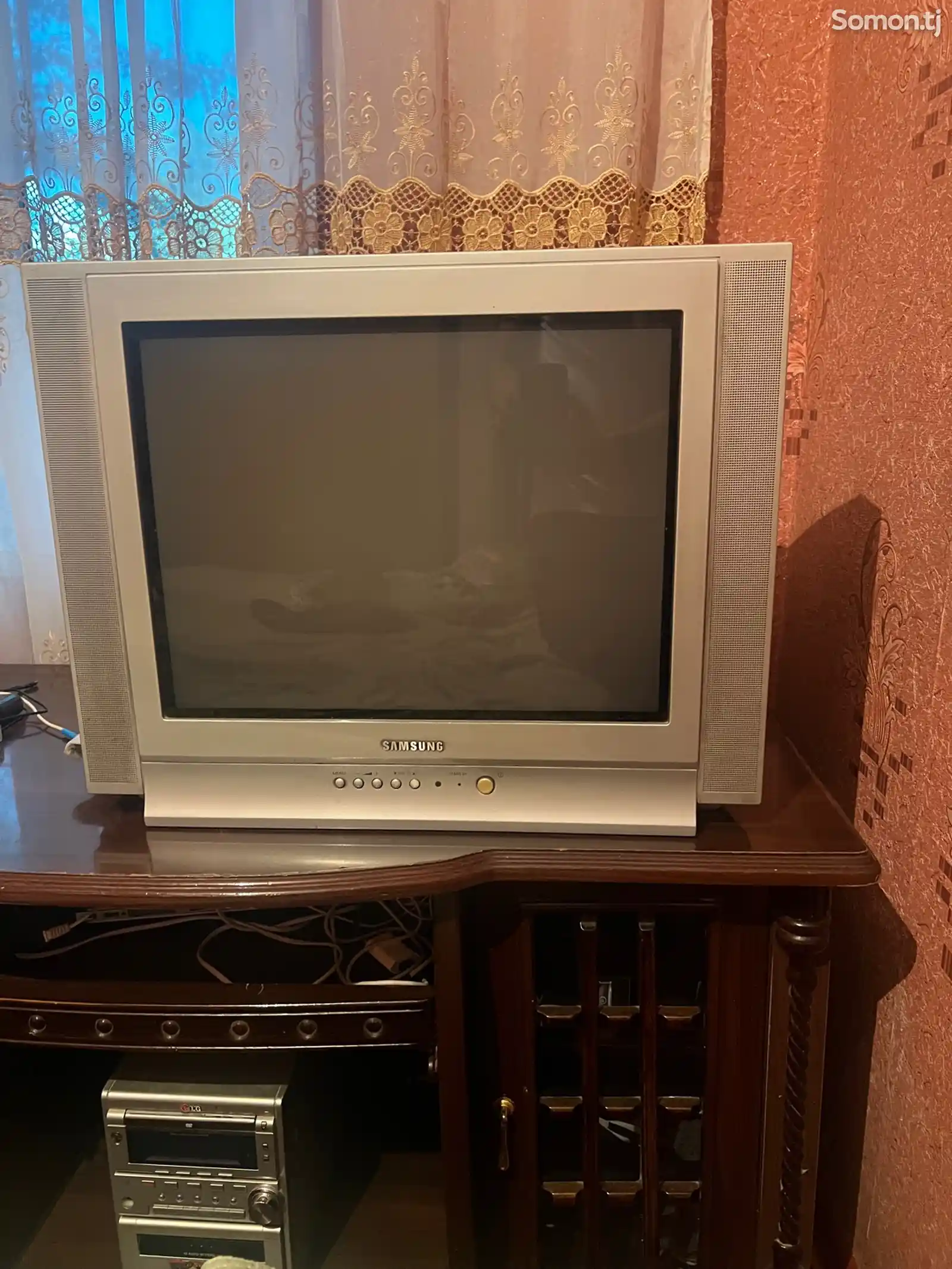 Телевизор Samsung-1