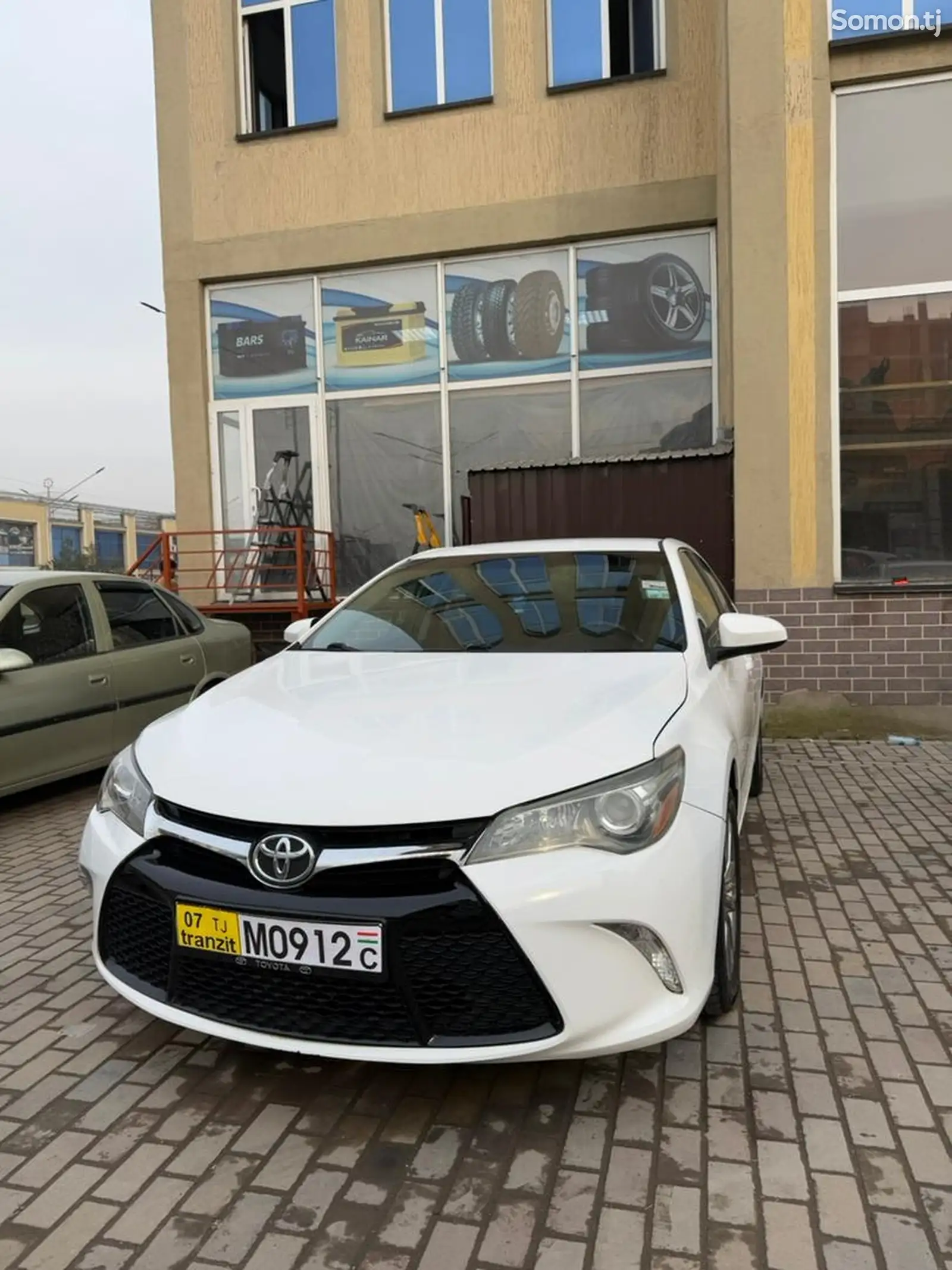 Toyota Camry, 2016-1