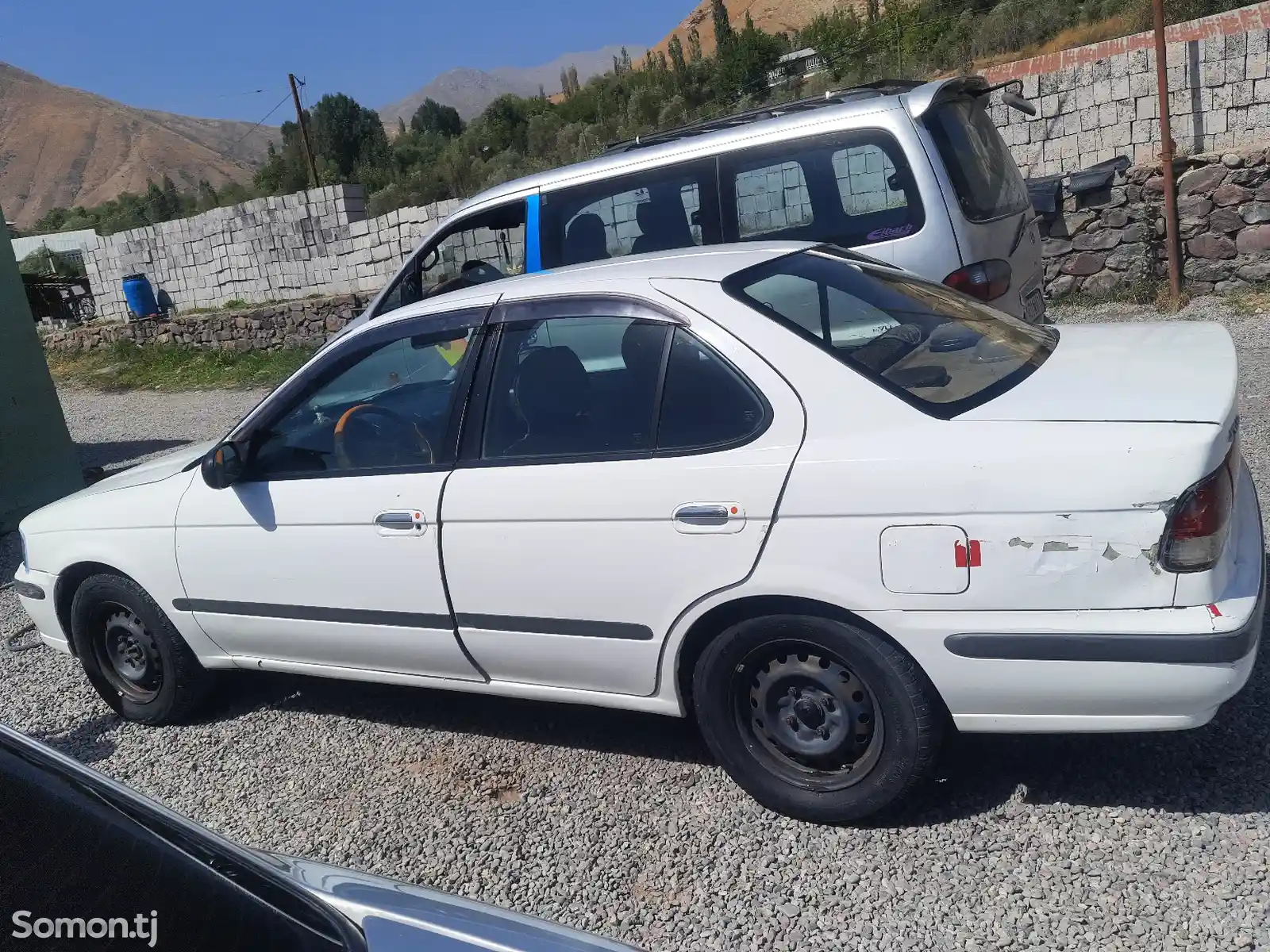 Nissan Sunny, 1999-3