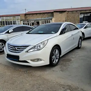 Hyundai Sonata, 2010