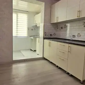 3-комн. квартира, 4 этаж, 65 м², Фирдавси