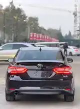 Toyota Camry, 2019-5