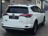 Toyota RAV 4, 2017-6