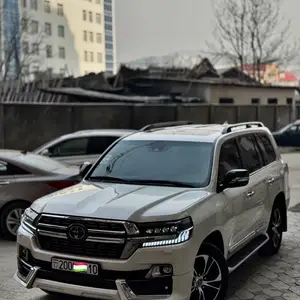 Toyota Land Cruiser, 2018