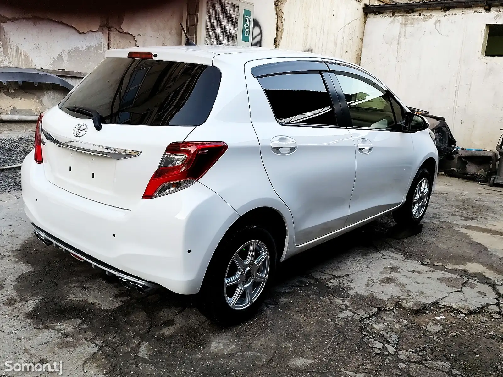 Toyota Vitz, 2015-4