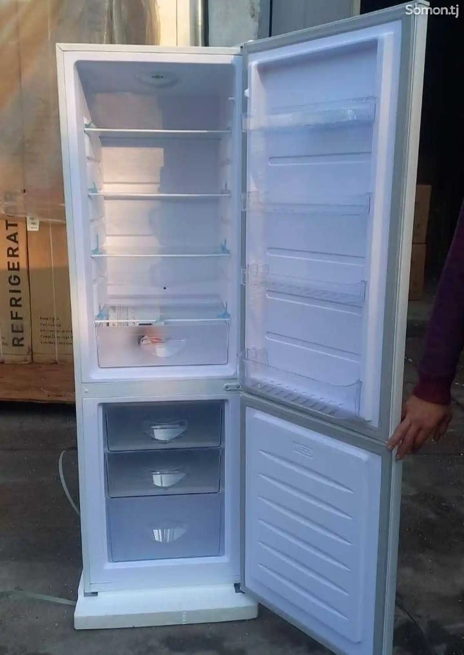 Холодильник Ferre-3
