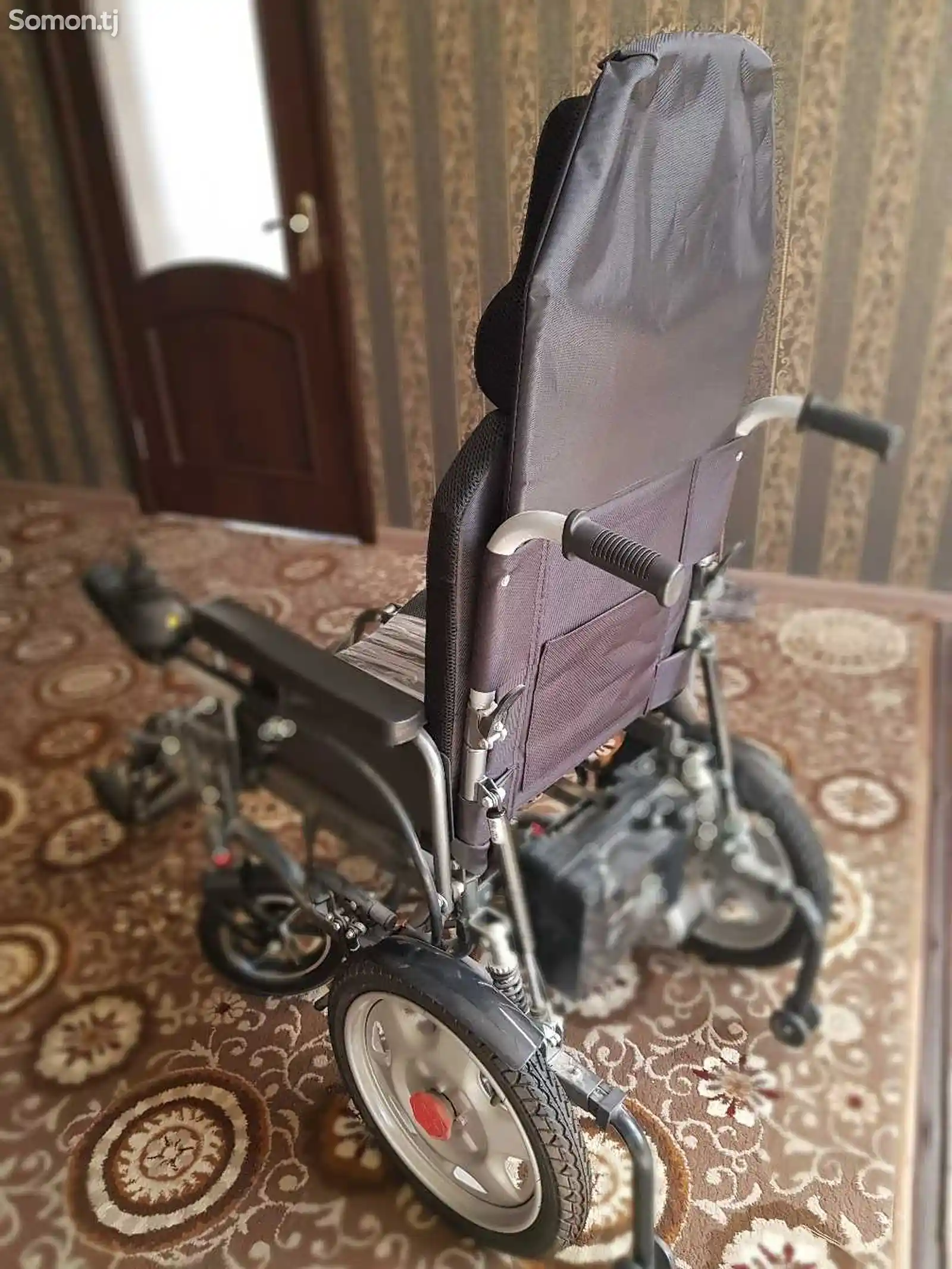 Кресло-коляска с электроприводом-2