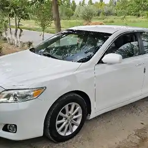 Toyota Camry, 2010