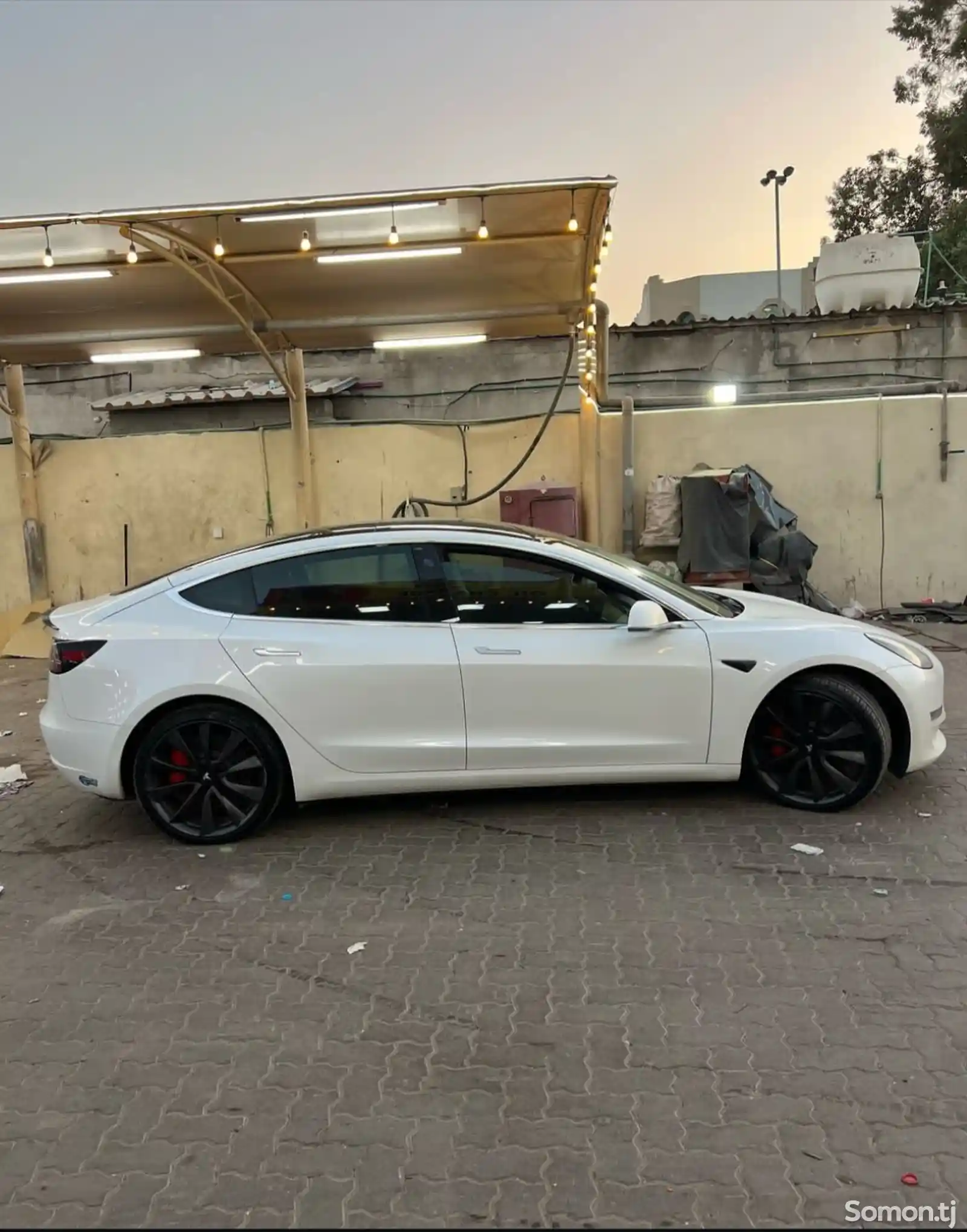 Tesla Model 3, 2021-10