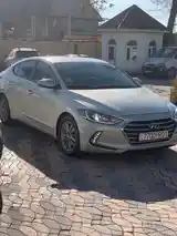 Hyundai Elantra, 2017-4