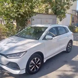 BYD E2, 2024