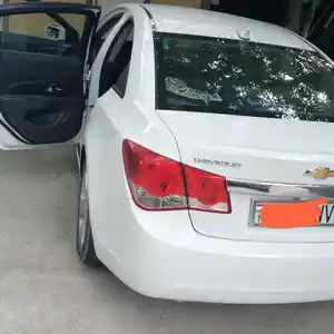 Chevrolet Cruze, 2010