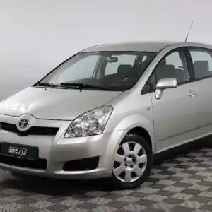 Лобовое стекло на Toyota Verso