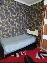 4-комн. квартира, 3 этаж, 68м², ресторани Шахриёр-3