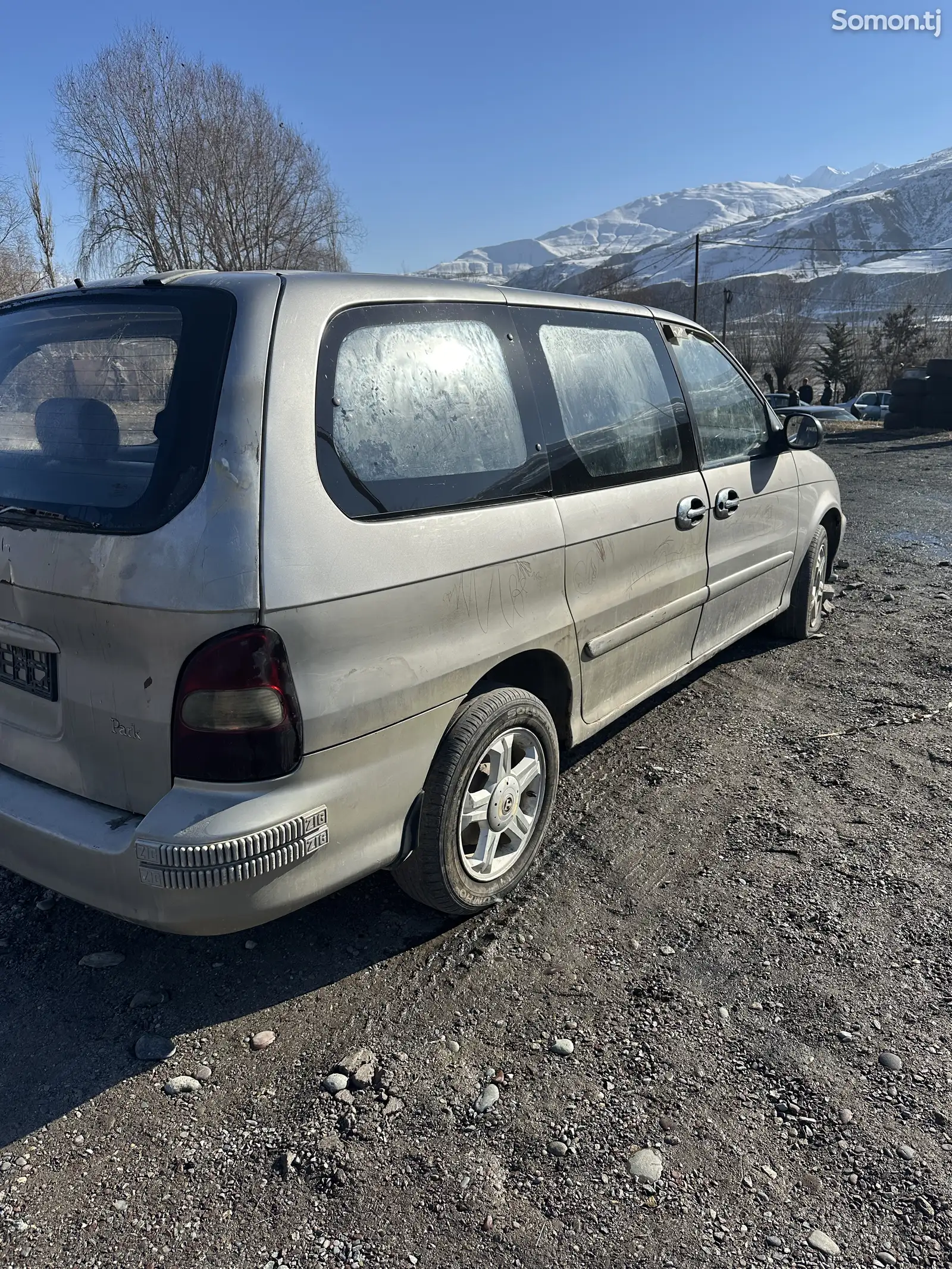 Kia Carnival, 2000-1