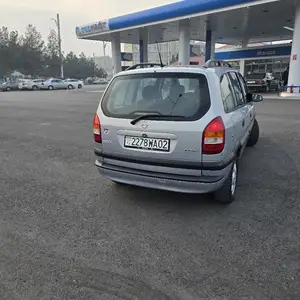 Opel Zafira, 2000