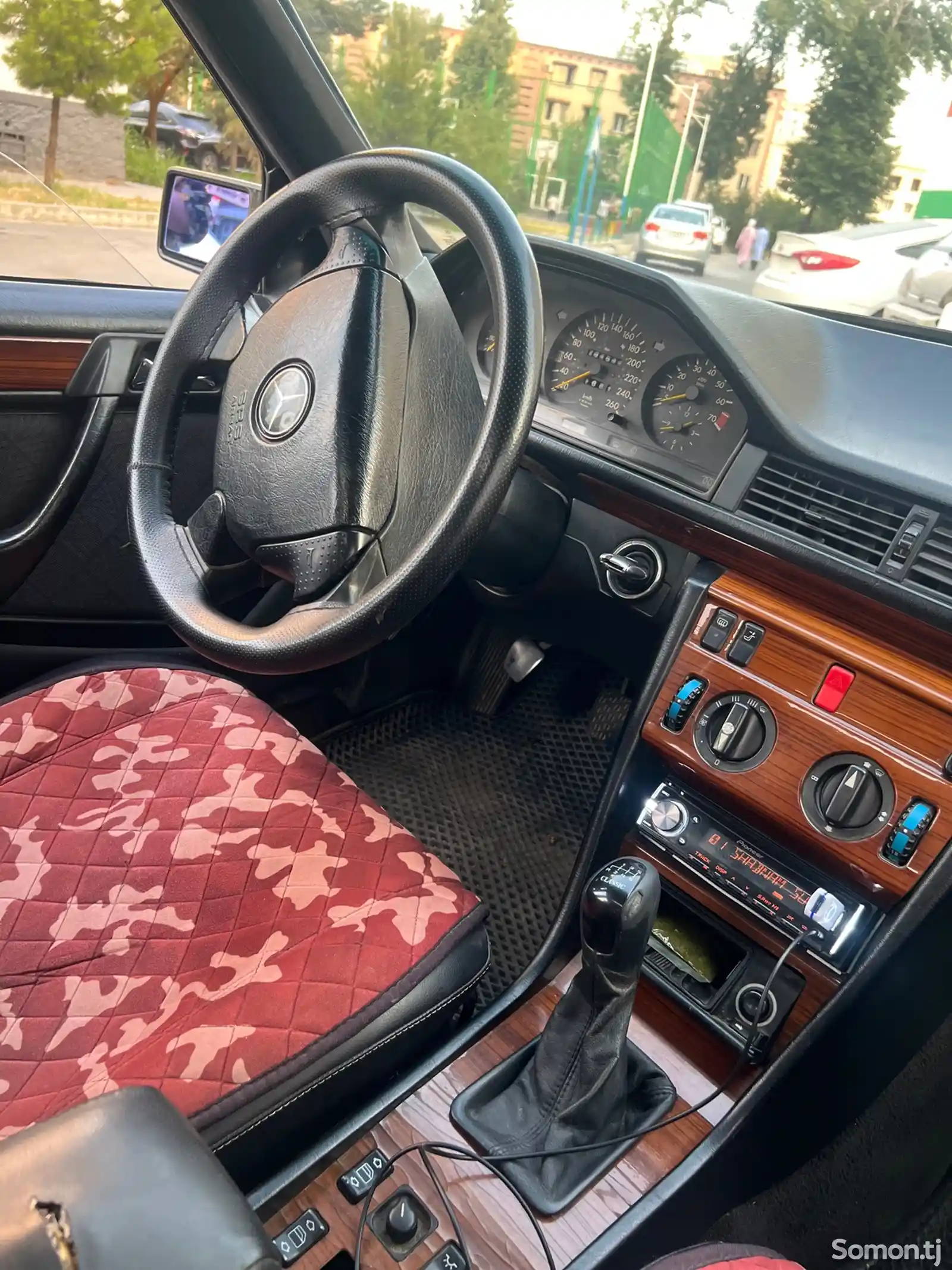 Mercedes-Benz W124, 1986-7