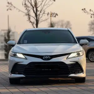 Toyota Camry, 2020